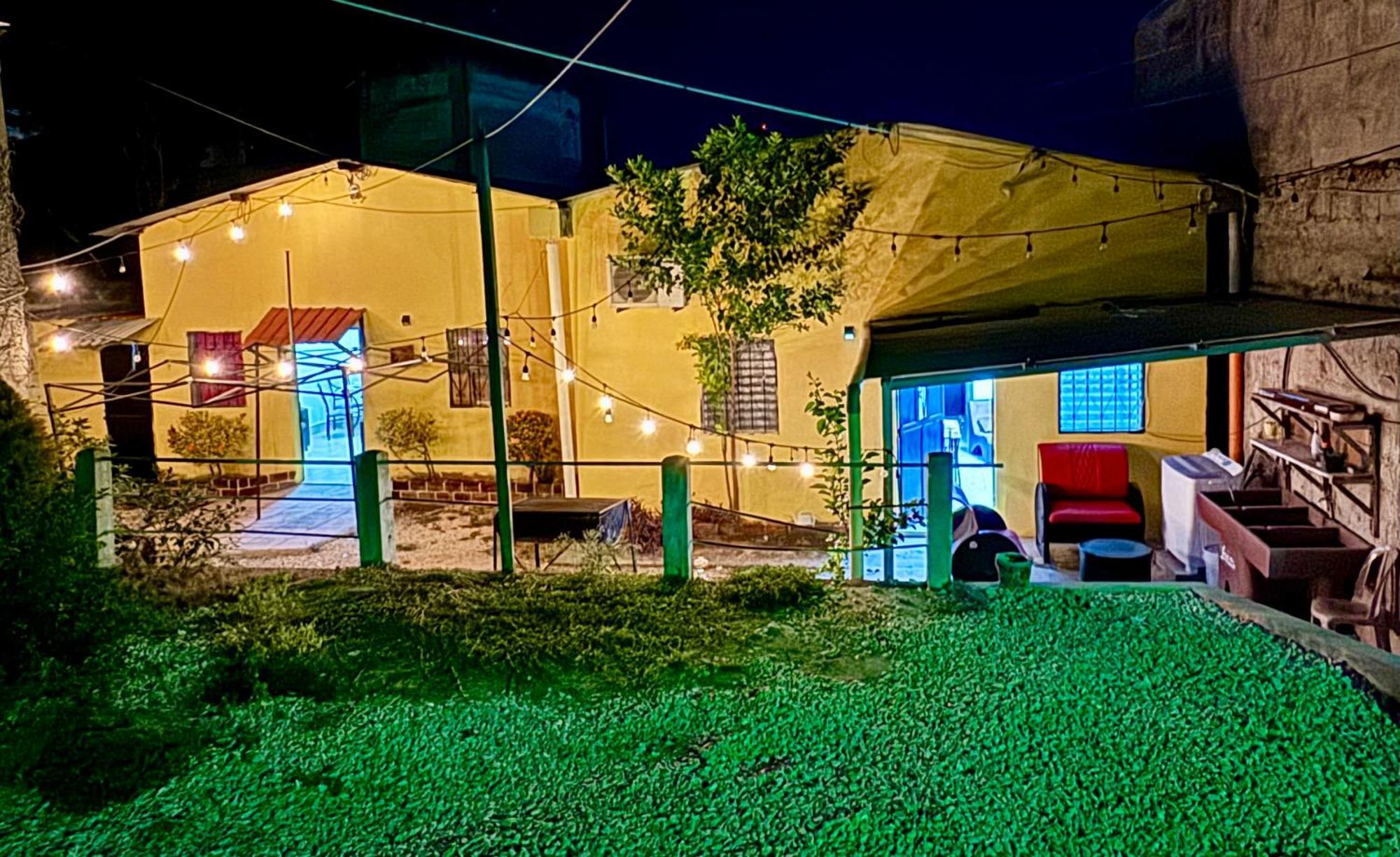 Hostal Inn 1 Флорес Екстериор снимка