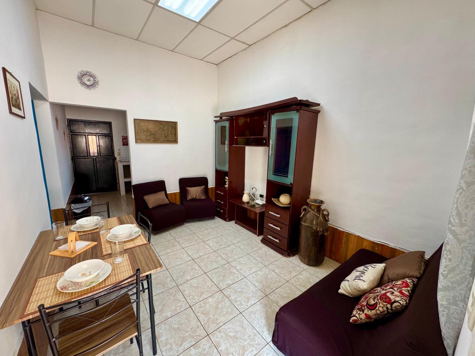 Hostal Inn 1 Флорес Екстериор снимка