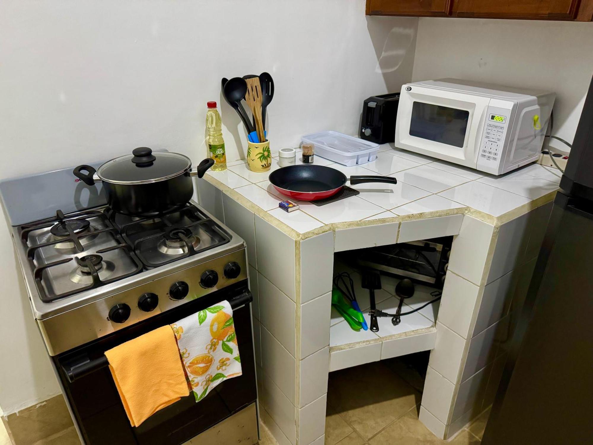 Hostal Inn 1 Флорес Екстериор снимка